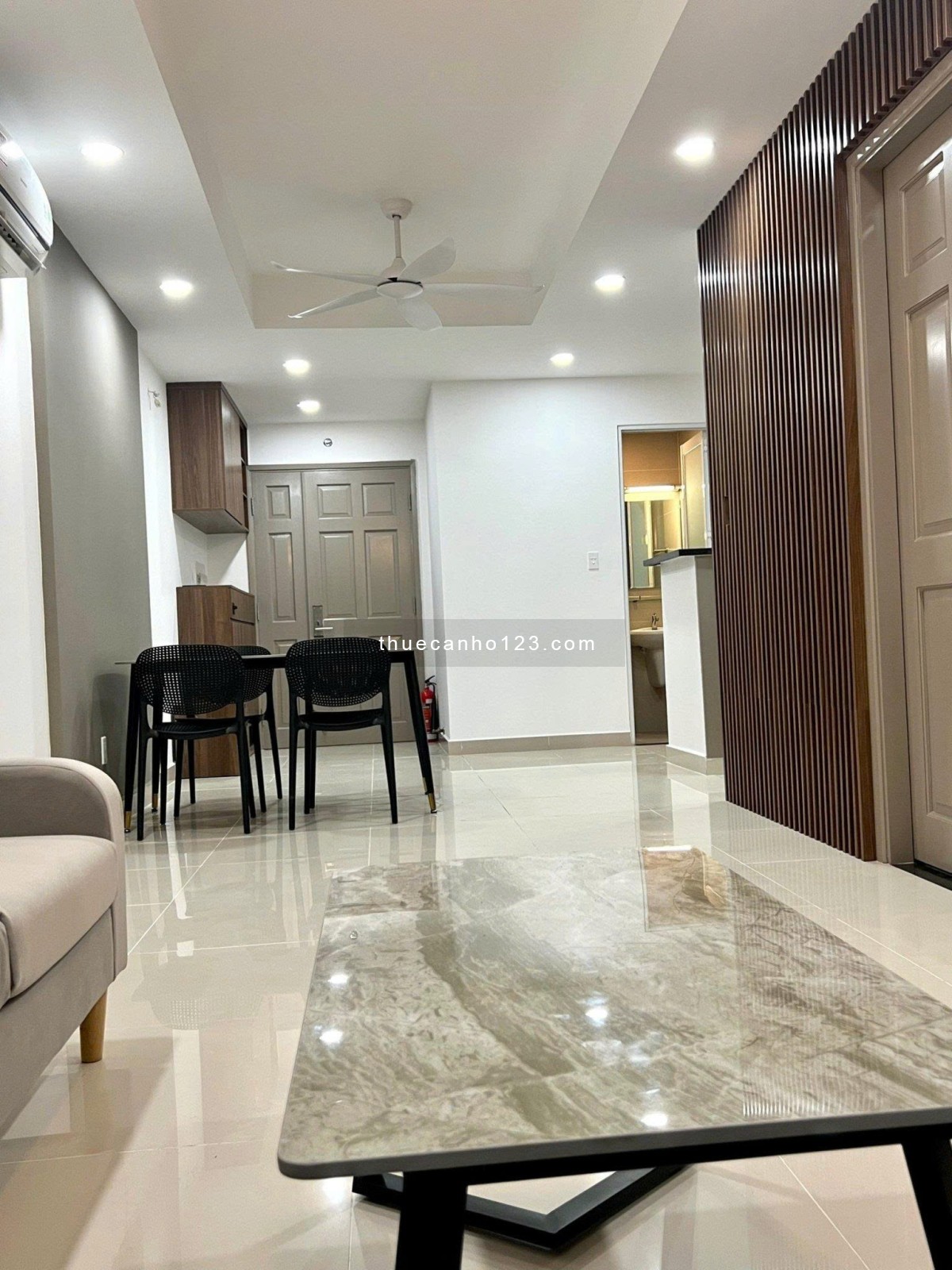 Cho thuê The Manor 2 Nguyễn Hữu Cảnh căn 2PN, DT 80m2, NTCC giá 17tr/tháng - Ảnh 1