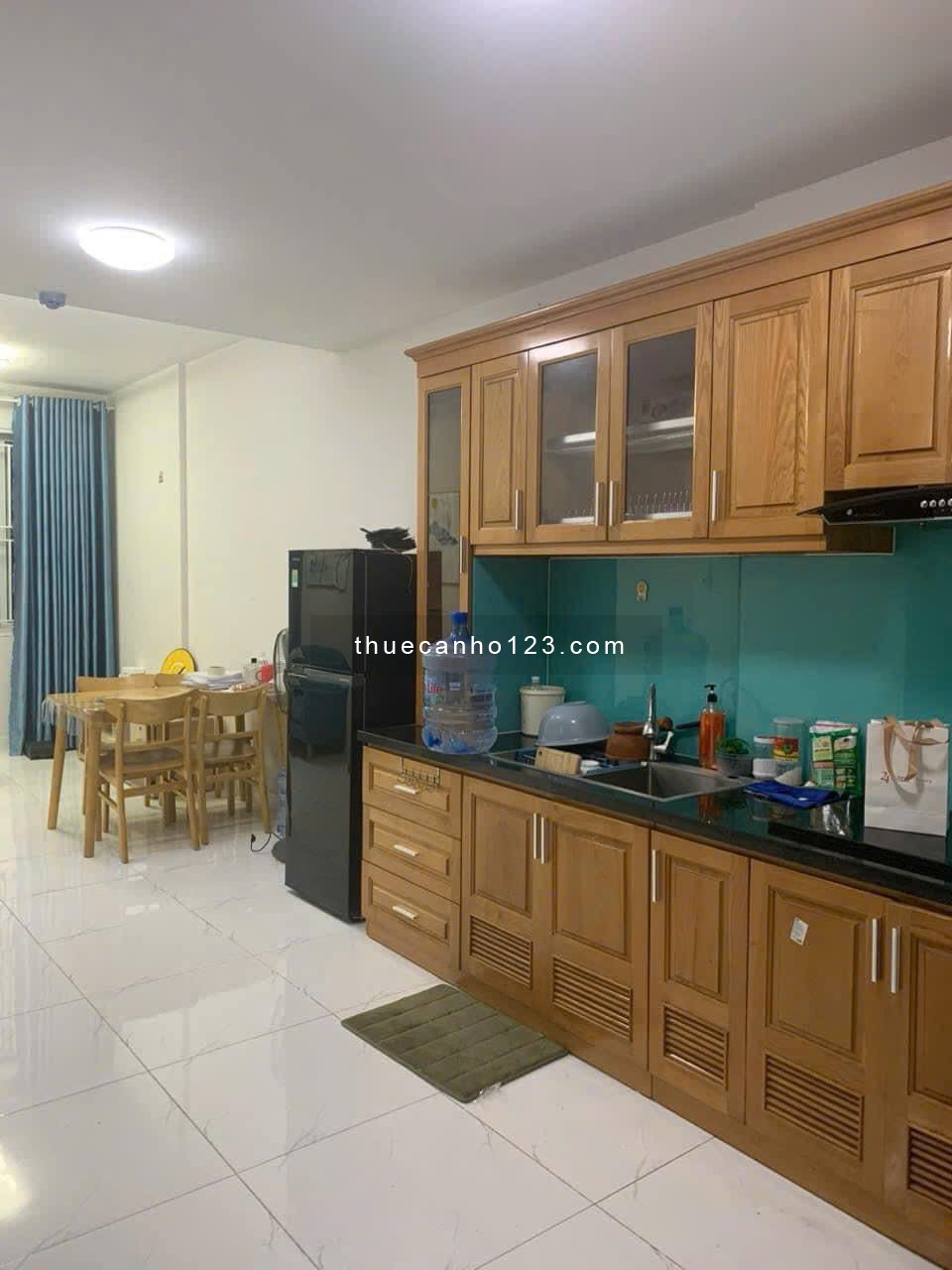 Chung cư Nguyễn Siêu, Q1: 65m2, 2p ngủ, có nội thất, 13triệu - Ảnh 2