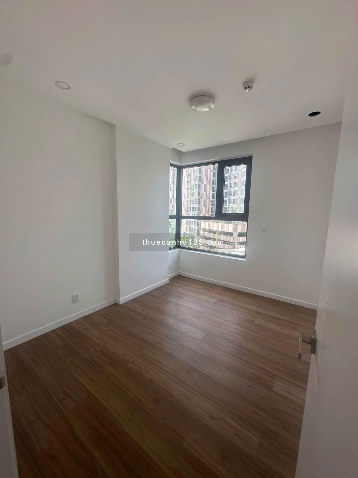 Chung cư tín phong- 12 View 2PN, Ko nội thất, 79m2 giá 7.5tr/th nhận nhà liền - Ảnh 3