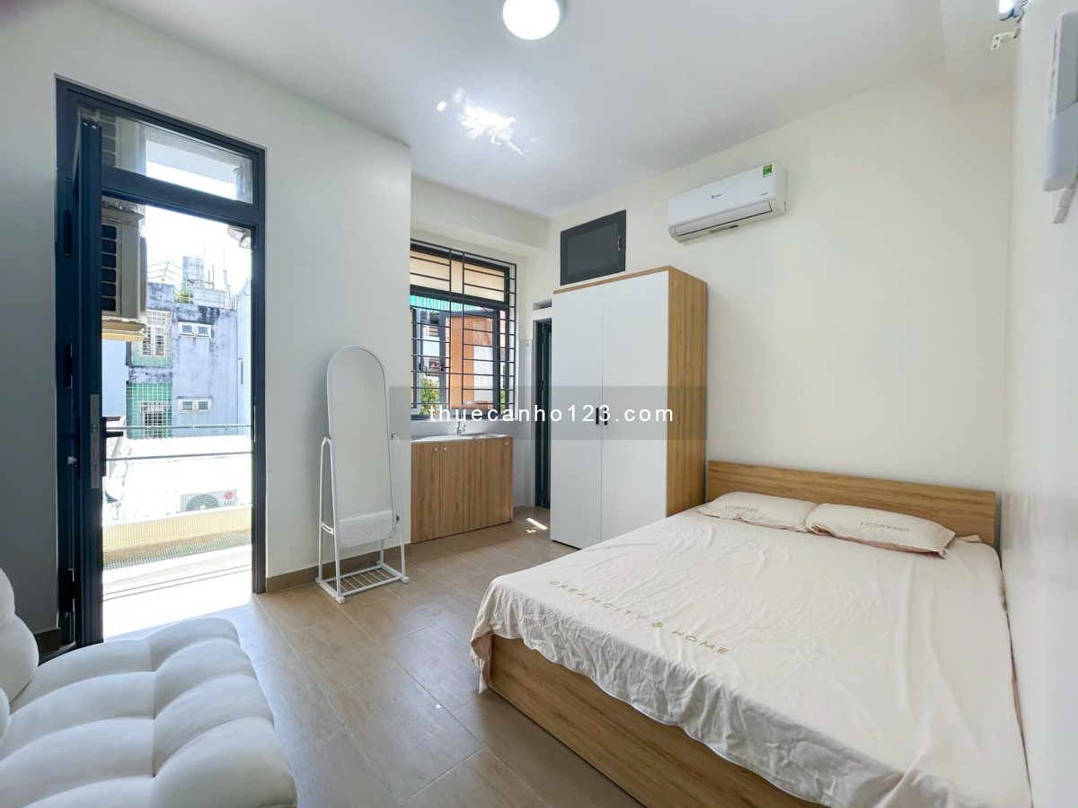 Cho thuê căn hộ Phú Nhuận full nội thất, ban công, gần Phan Đình Phùng giáp quận 1 - 0982174372 - Ảnh 1