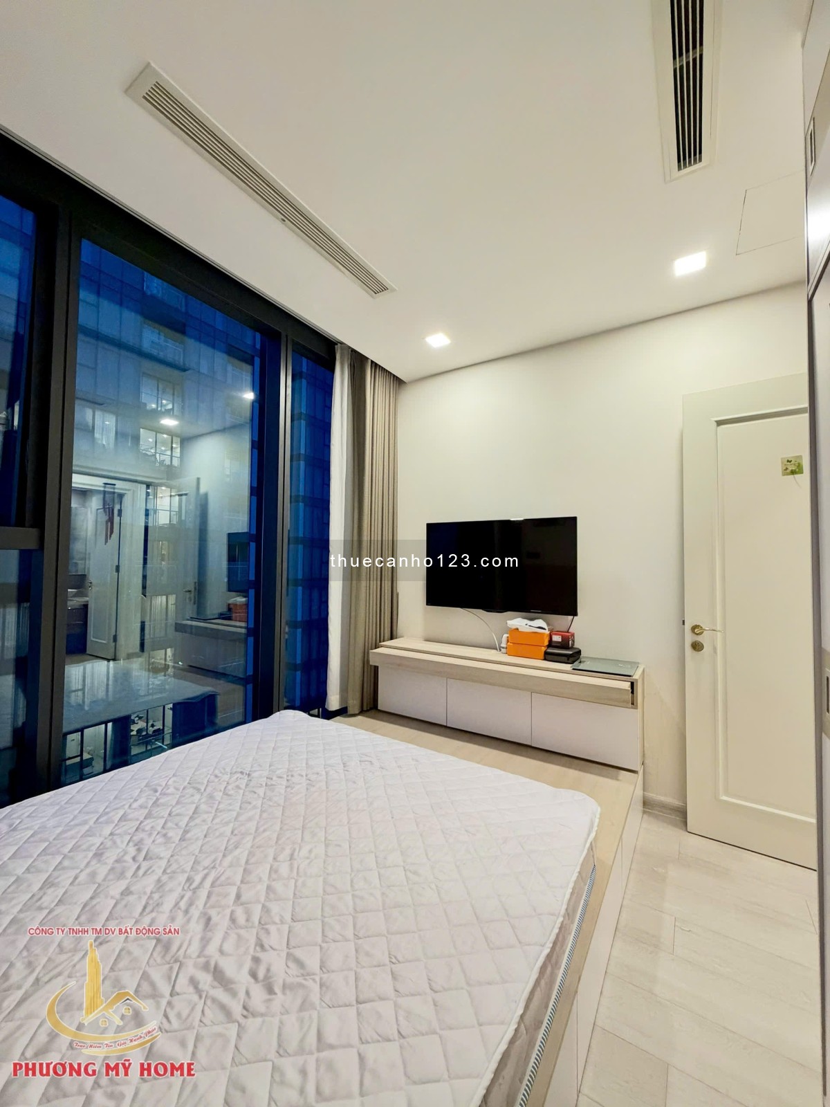 Cho thuê căn hộ Vinhomes Golden River Q1 (Ba Son) DT 70m², 2PN, - Ảnh 6