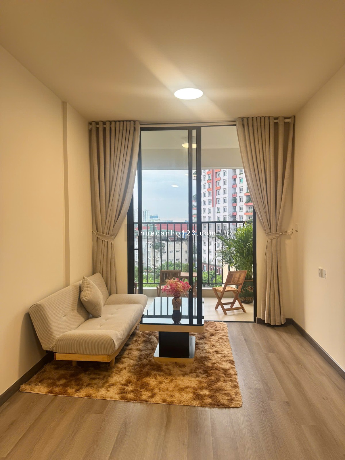 Cho thuê chung cư Phú Cường Home, 02 Song Hành DT 72m2, 2PN, NTCB, giá 9 triệu/tháng - Ảnh 1
