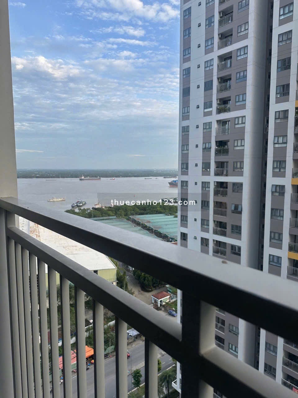 CHO THUÊ CHUNG CƯ Q7 RIVERSIDE FULL NỘI THẤT ĐẸP - Ảnh 2