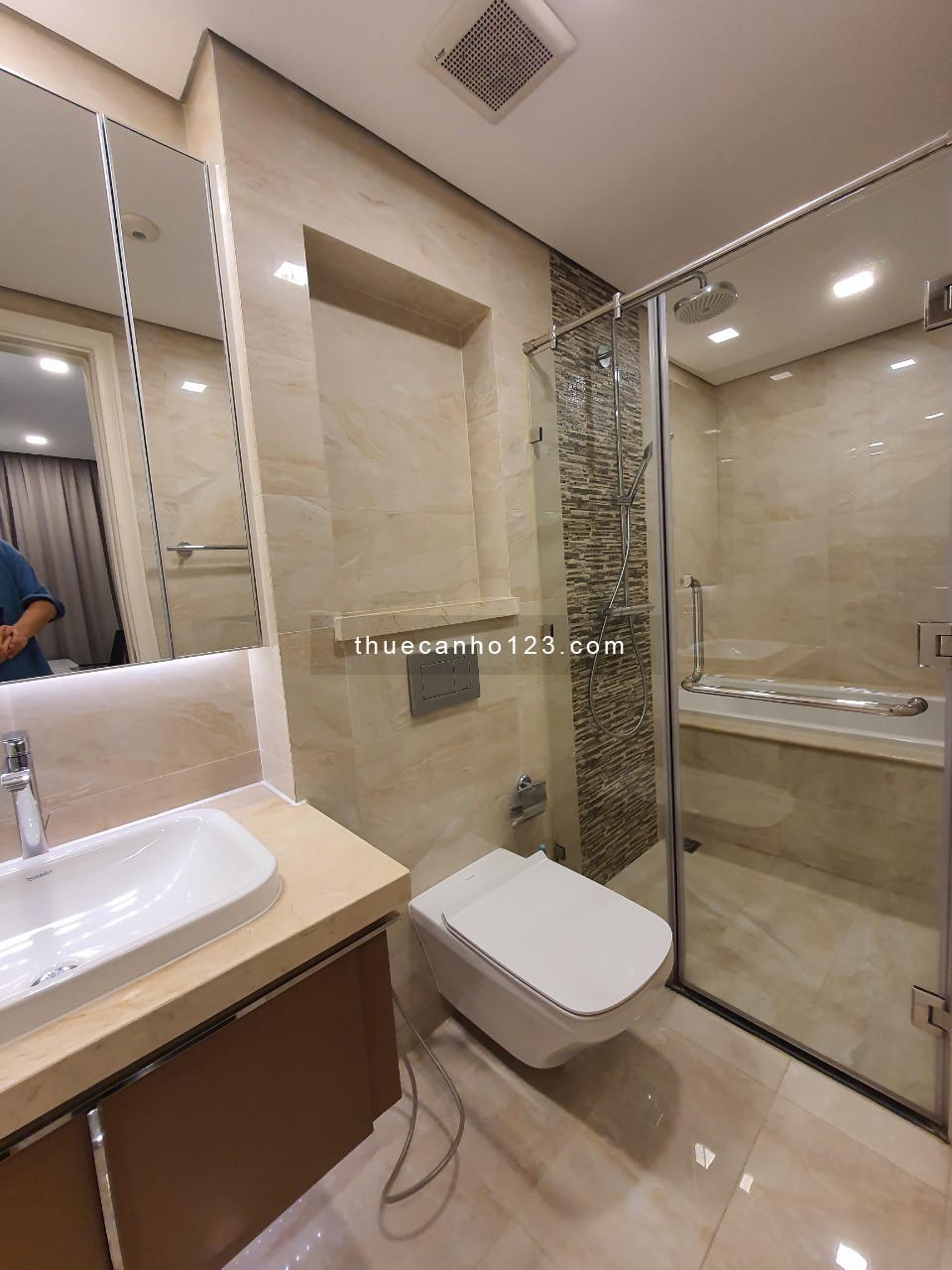 ENGLISH BELOW - CHO THUÊ 2PN2WC NTCB 25TR/THÁNG HIẾM CÓ TẠI VINHOMES GOLDEN RIVER - Ảnh 4