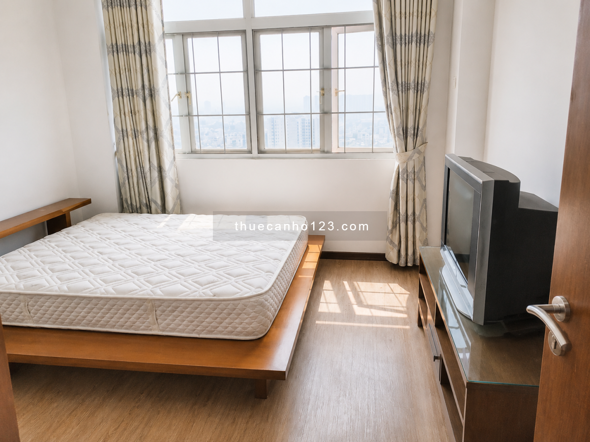 Cho thuê gấp căn hộ Tản Đà Court, Quận 5, diện tích: 102m², 3 phòng ngủ, 2WC, nhà mới sạch đẹp - Ảnh 2
