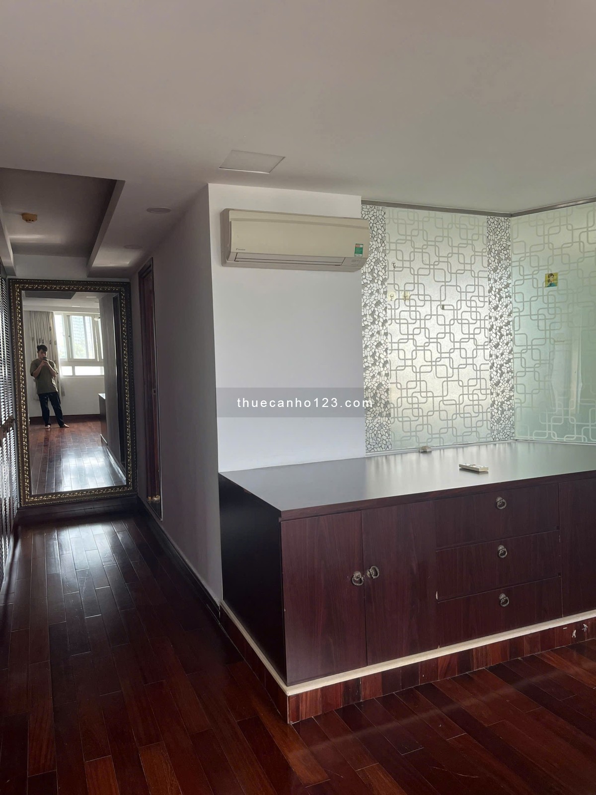 Cho thuê căn hộ Hùng Vương Plaza chính chủ DT 132m², 2PN, nội thất đầy đủ, giá 20 triệu/tháng - Ảnh 4