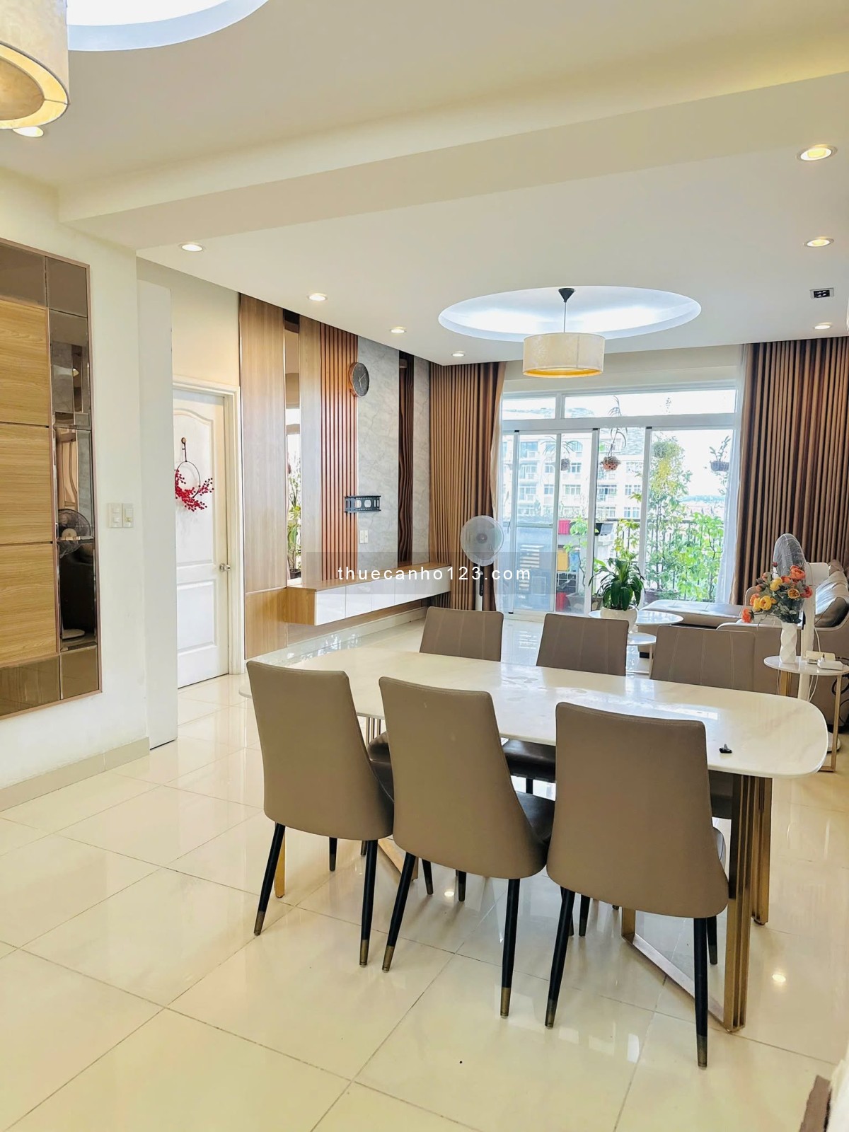 Cho thuê căn hộ 3PN - Cảnh Viên 3 - Phú Mỹ Hưng 118m2 , có ô xe hơi , giá thuê chỉ :23 triệu - Ảnh 2