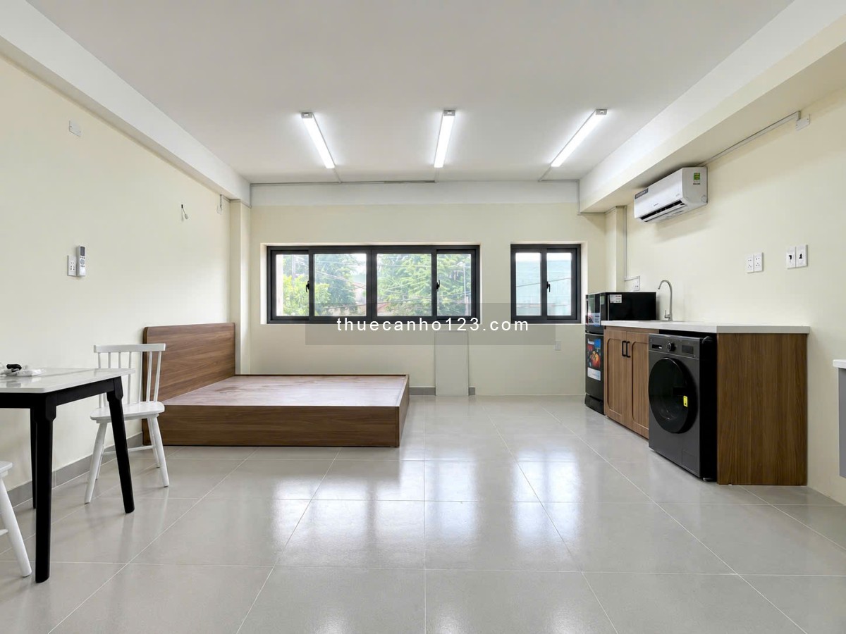 Cho thuê căn hộ cửa sổ trời - máy giặt riêng đường Nguyễn Xí Bình Thạnh gần Hàng Xanh giáp Q1 - Ảnh 1